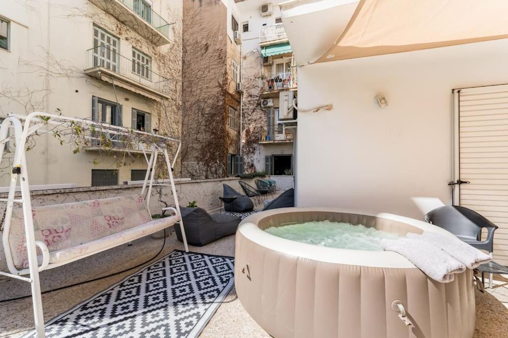 Amazing 3Bdr Apt With Unique Roof Garden In Plaka Atene Esterno foto
